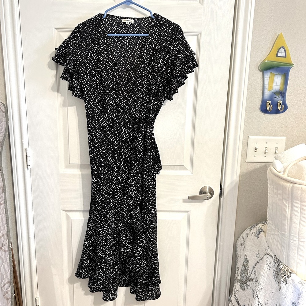 Max Studio flutter sleeve dress size small